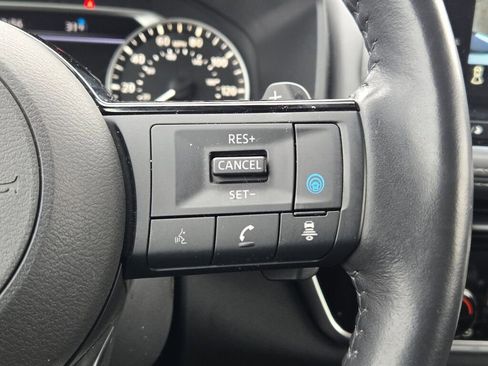 Used 2023 Nissan Rogue SL w/ SL Premium Package image 28