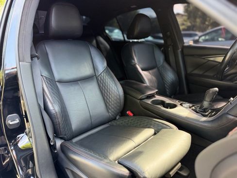 Used 2018 INFINITI Q50 Red Sport 400 w/ Sensory Package (Sport) RWD image 13