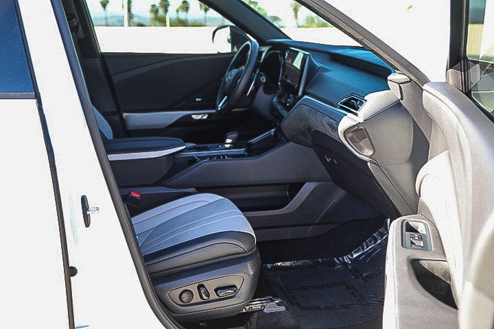 Used 2025 Lexus TX 500h AWD w/ Technology Package image 16