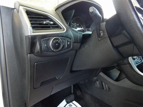 Used 2023 Ford Edge SEL image 17