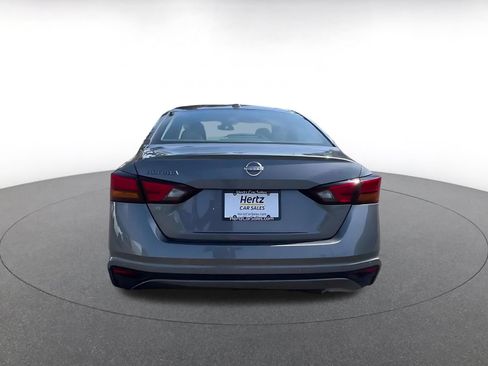 Used 2025 Nissan Altima 2.5 SV FWD image 12