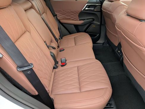 New 2026 Mitsubishi Outlander SEL image 30