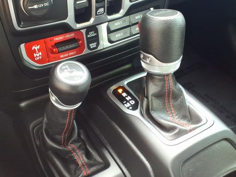 Used 2020 Jeep Gladiator Rubicon AWD/4WD image 29