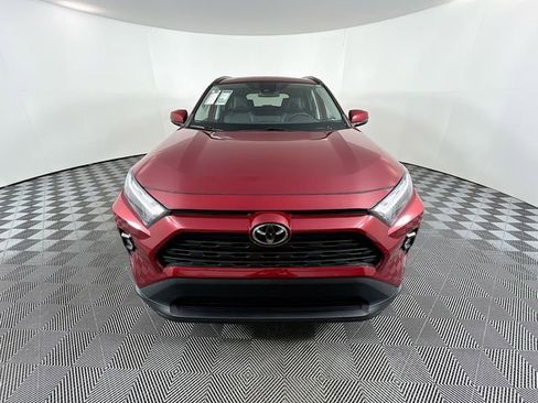 Used 2022 Toyota RAV4 XLE Premium image 3