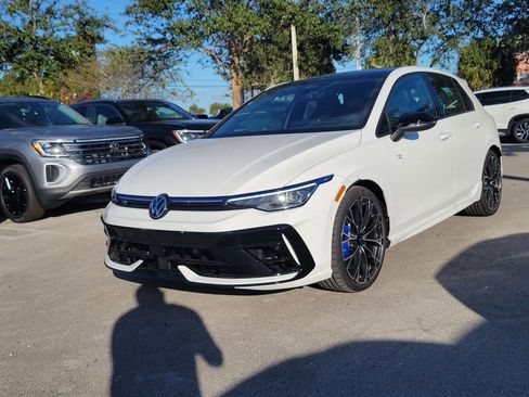 New 2026 Volkswagen Golf image 3