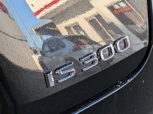 Used 2025 Lexus IS 300 F Sport RWD image 29