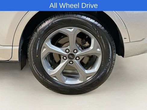 Certified 2023 Ford Escape ST-Line AWD/4WD image 6