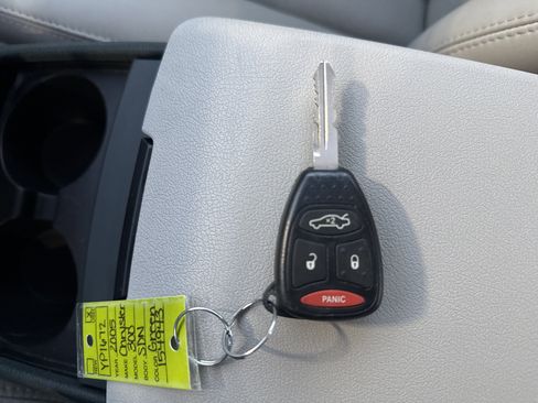 Used 2005 Chrysler 300 C w/ Protection Group II image 26