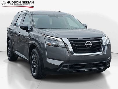Used 2022 Nissan Pathfinder SV