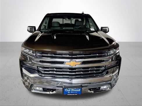 Used 2019 Chevrolet Silverado 1500 LTZ w/ LTZ Convenience Package AWD/4WD image 3