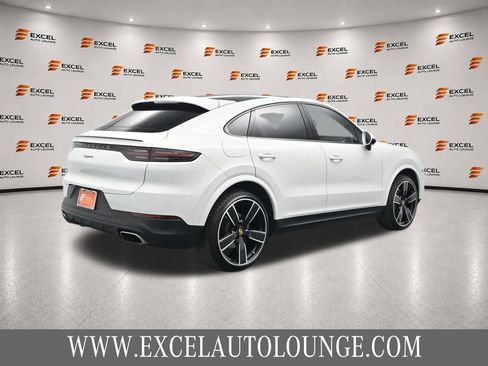 Used 2023 Porsche Cayenne Coupe AWD/4WD image 5
