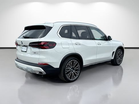 New 2026 BMW X5 sDrive40i w/ Climate Comfort Package RWD image 3