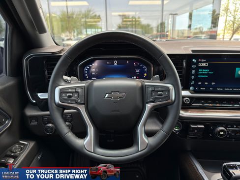 Used 2024 Chevrolet Silverado 1500 RST AWD/4WD image 35