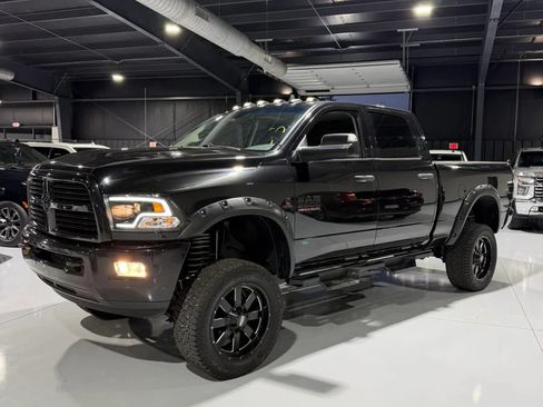 Used 2016 RAM 2500 Big Horn w/ Black Appearance Group AWD/4WD image 3
