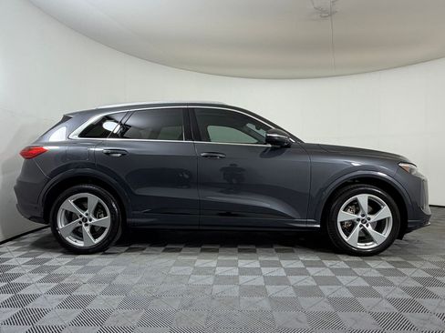 Certified 2025 Audi Q5 Prestige AWD/4WD image 8