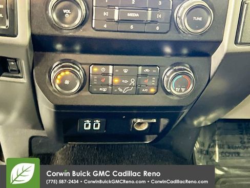 Used 2019 Ford F250 XLT w/ XLT Premium Package image 9