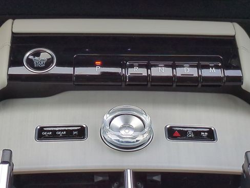 New 2025 Lincoln Navigator L Reserve AWD/4WD image 19