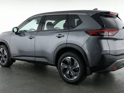 Used 2025 Nissan Rogue SV FWD image 6