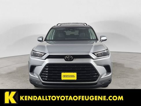 Certified 2025 Toyota Grand Highlander AWD image 2
