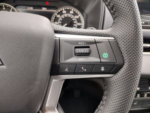 New 2025 Mitsubishi Outlander SE image 28