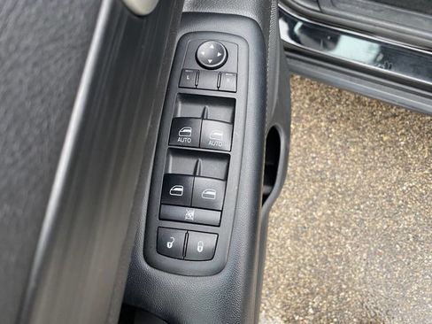 Used 2020 Jeep Grand Cherokee Laredo w/ Quick Order Package 2BN North image 24