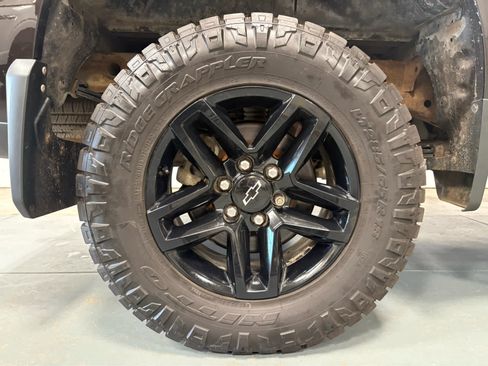 Used 2019 Chevrolet Silverado 1500 LT Trail Boss AWD/4WD image 8