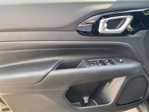 New 2026 Jeep Compass Latitude image 14