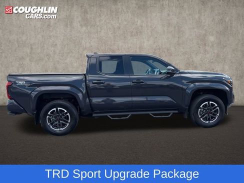 Used 2024 Toyota Tacoma TRD Sport w/ TRD Sport Upgrade Package image 9