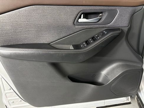 Used 2023 Nissan Rogue SV FWD image 13