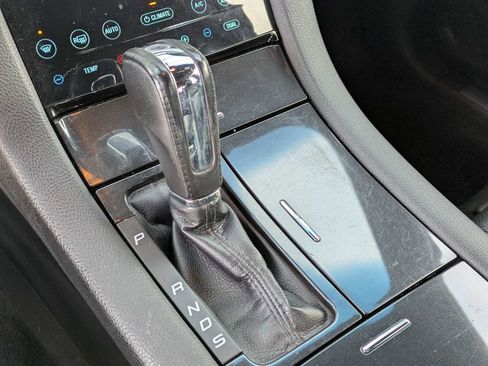 Used 2017 Ford Taurus SHO image 30