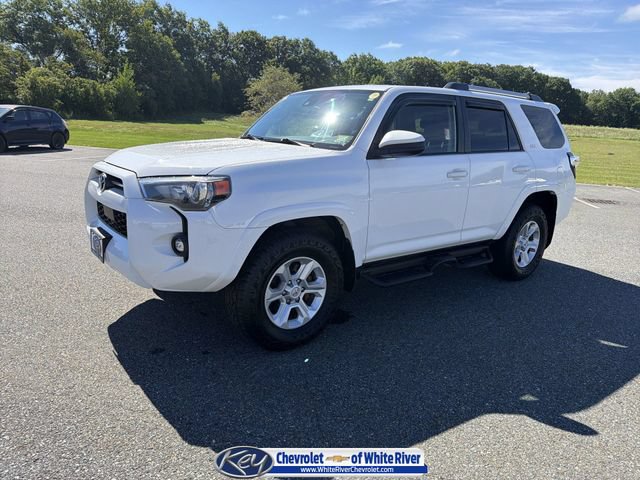 Used 2022 Toyota 4Runner SR5 AWD/4WD image 1