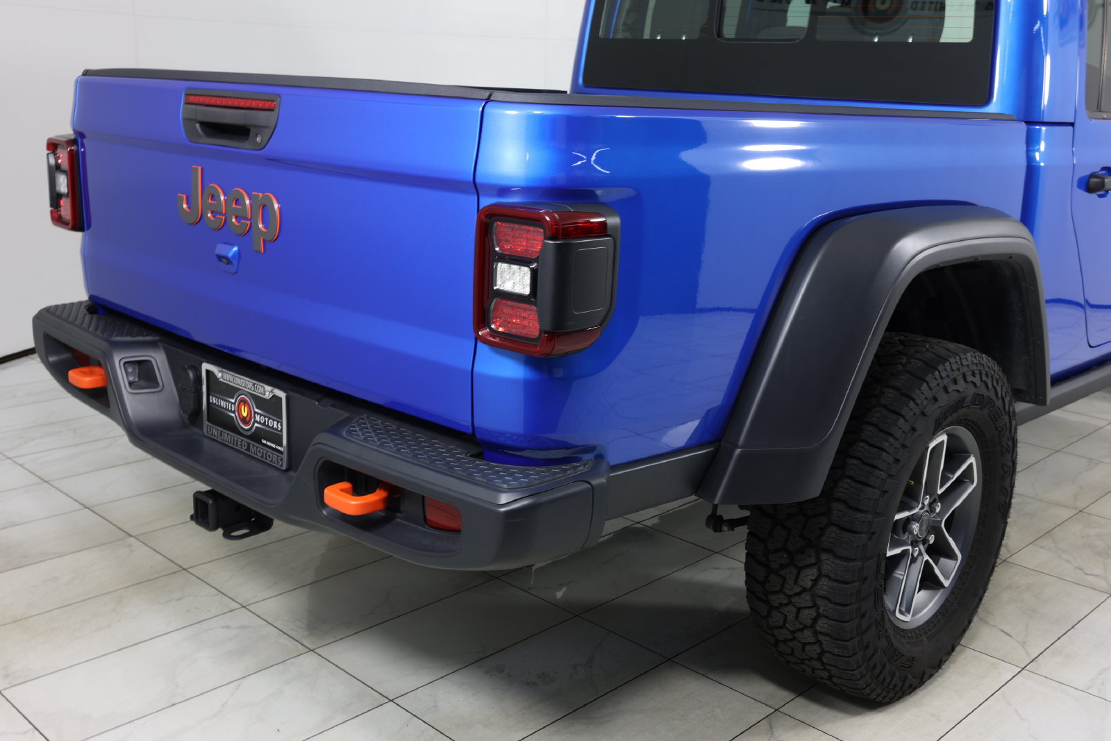 Used 2025 Jeep Gladiator Mojave w/ Convenience Group AWD/4WD image 40