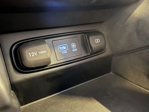 Used 2019 Hyundai Santa Fe SE AWD/4WD image 18
