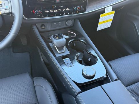 New 2026 Nissan Rogue Platinum image 26