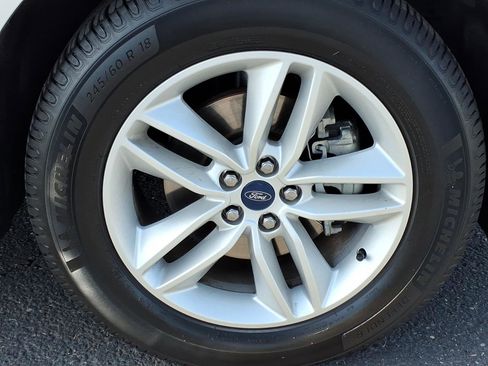 Used 2018 Ford Edge SEL image 9