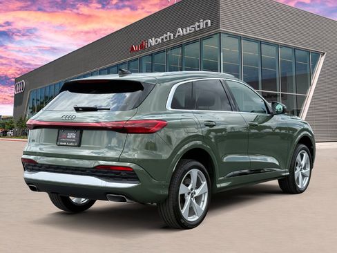 Certified 2025 Audi Q5 Premium w/ Premium Plus AWD/4WD image 7
