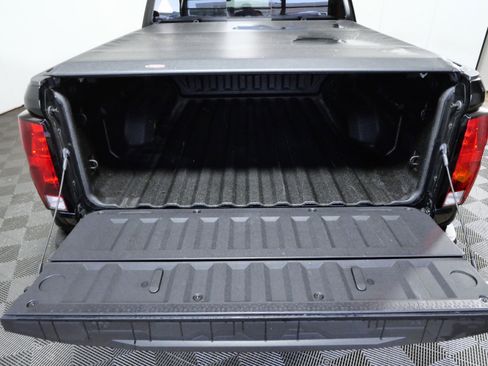 Used 2023 Chevrolet Colorado Trail Boss w/ Technology Package AWD/4WD image 10