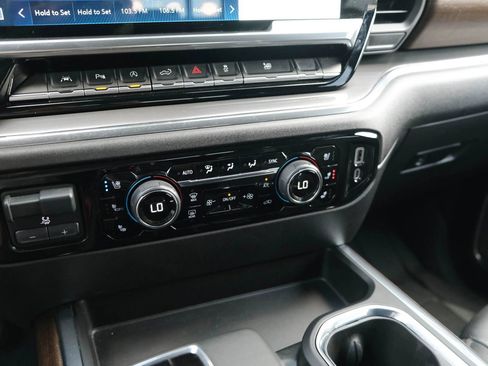 Used 2023 Chevrolet Silverado 1500 High Country image 40