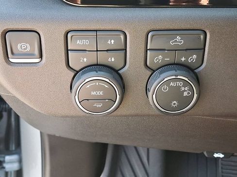 Certified 2026 Chevrolet Silverado 1500 LT AWD/4WD image 24