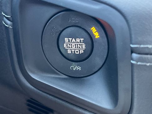 Certified 2025 Jeep Gladiator Rubicon image 23