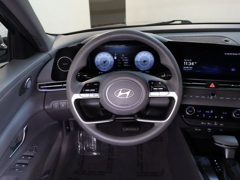 Used 2024 Hyundai Elantra SEL FWD image 16