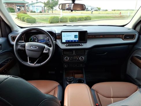 Used 2024 Ford Maverick Lariat image 9