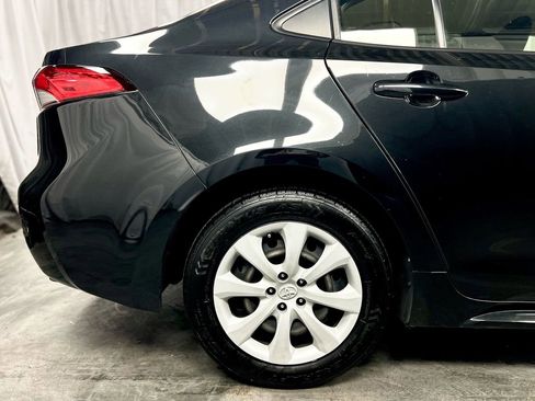 Used 2022 Toyota Corolla LE image 12