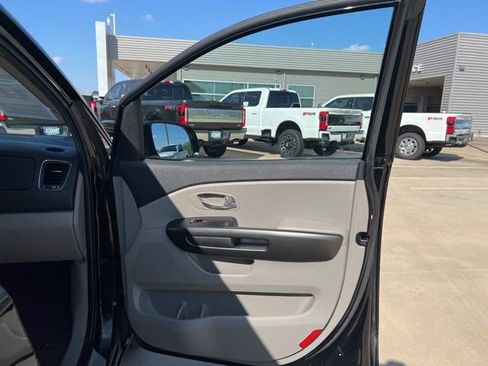 Used 2020 Kia Sedona EX image 22