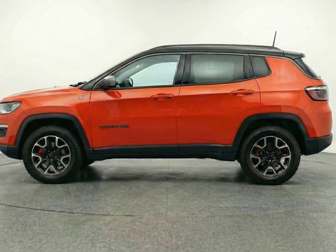 Used 2025 Jeep Compass Trailhawk image 5