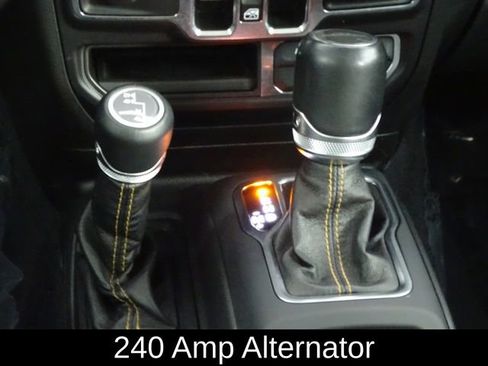 Used 2021 Jeep Gladiator Overland image 37