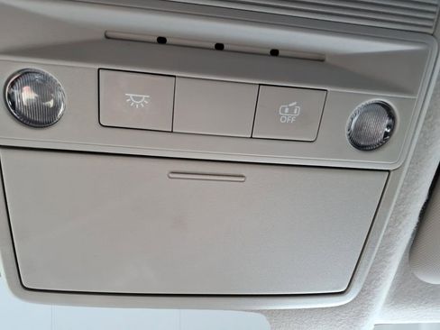 Used 2025 Nissan Kicks SR FWD image 27