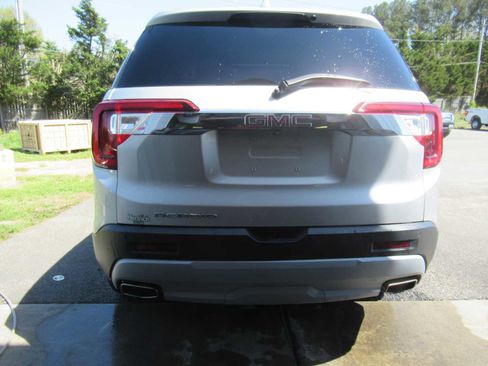 Used 2020 GMC Acadia SLT w/ LPO, Floor Liner Package image 6