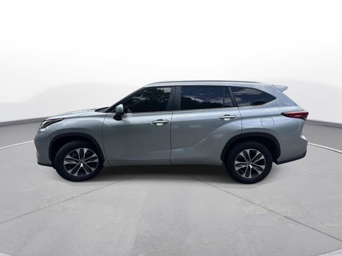 Used 2023 Toyota Highlander XLE FWD image 9