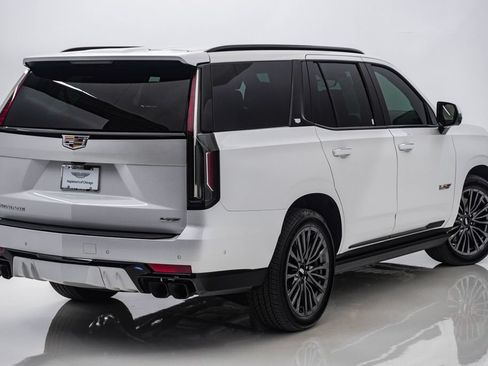 Used 2023 Cadillac Escalade V w/ Heavy-Duty Trailer Package AWD/4WD image 11